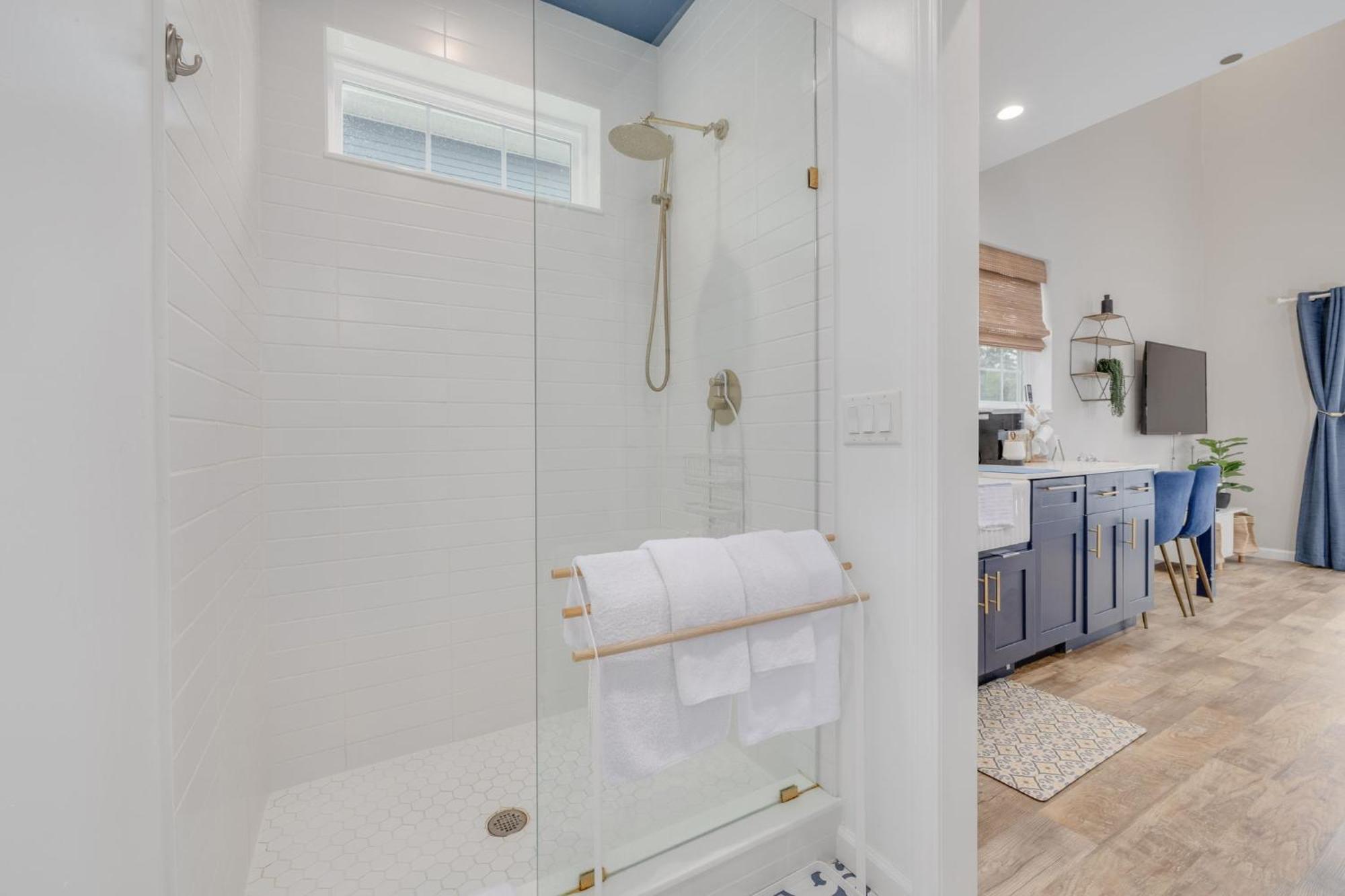 Shelly - Cozy 1 Bedroom Tiny Home With Pool Dunedin Esterno foto